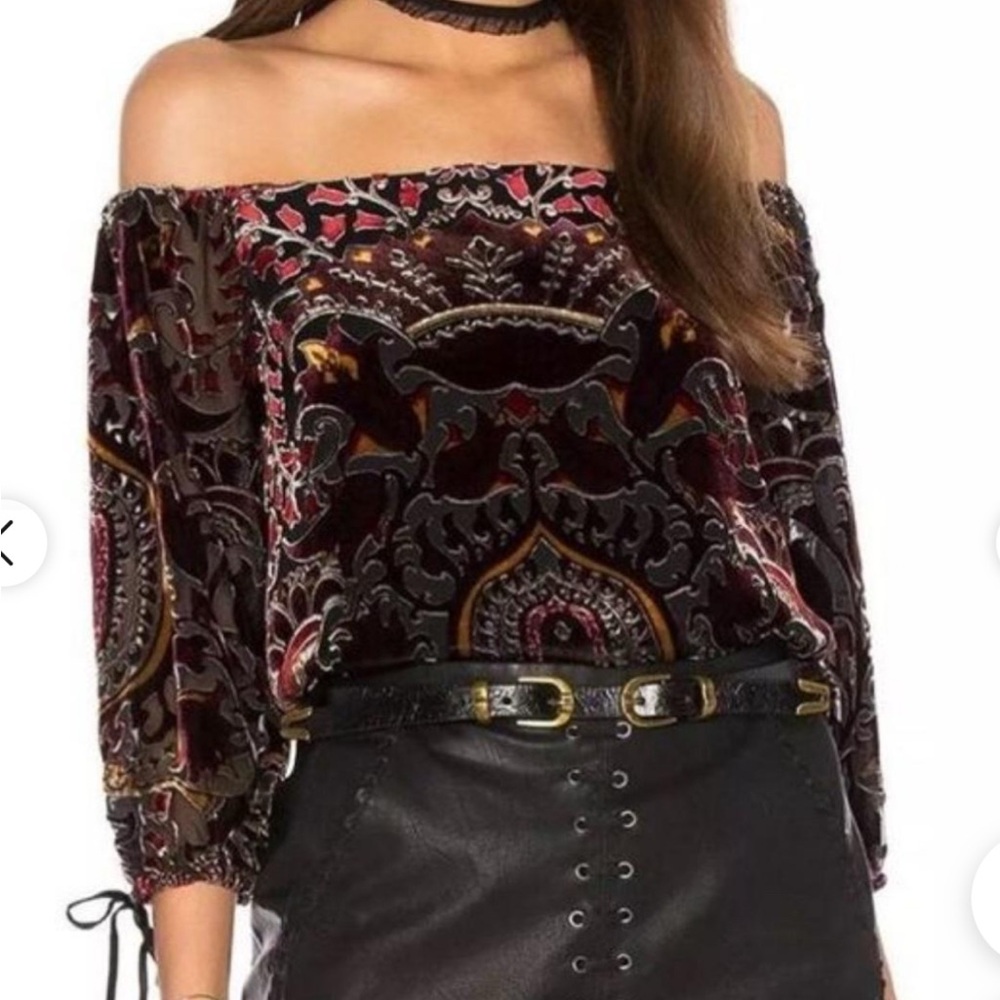 Alice + Olivia top